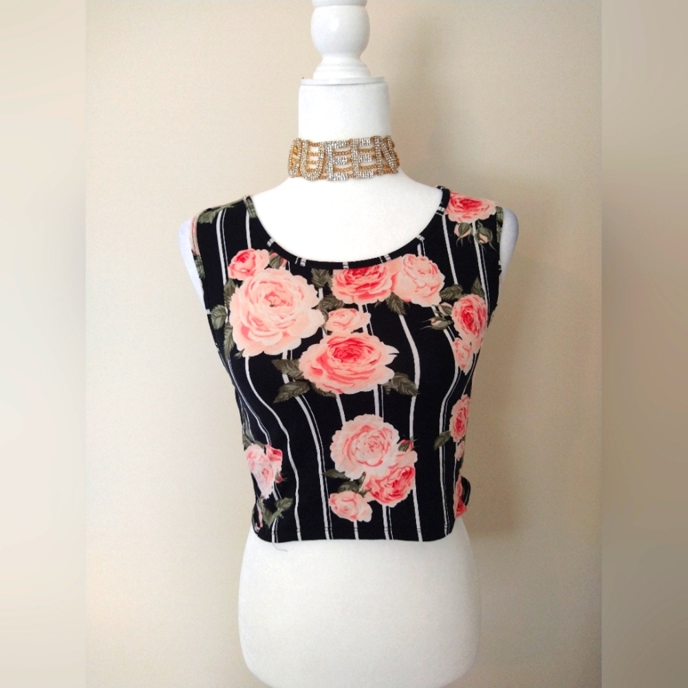 Hot Kiss Black Crop Top Floral Shirt | Size M